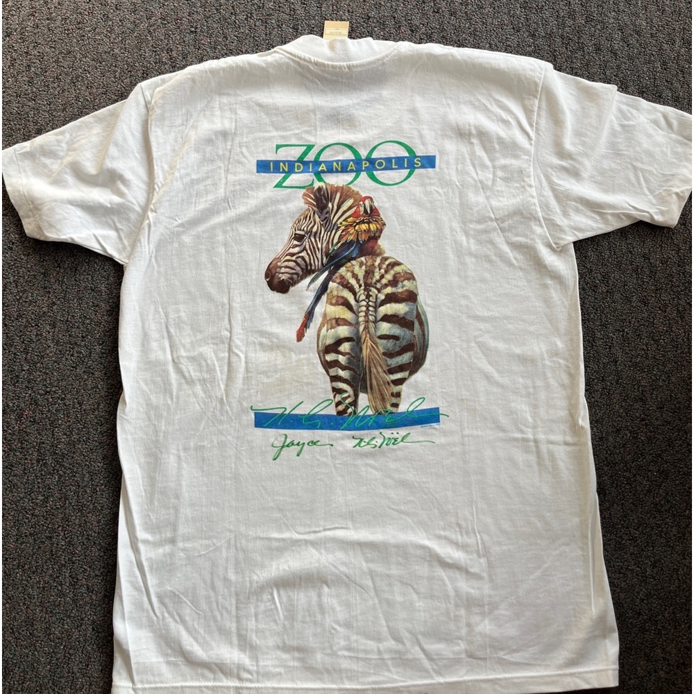 Vintage 80’s Indianapolis Zoo Friends T-shirt signed by artist Nancy Noel.
